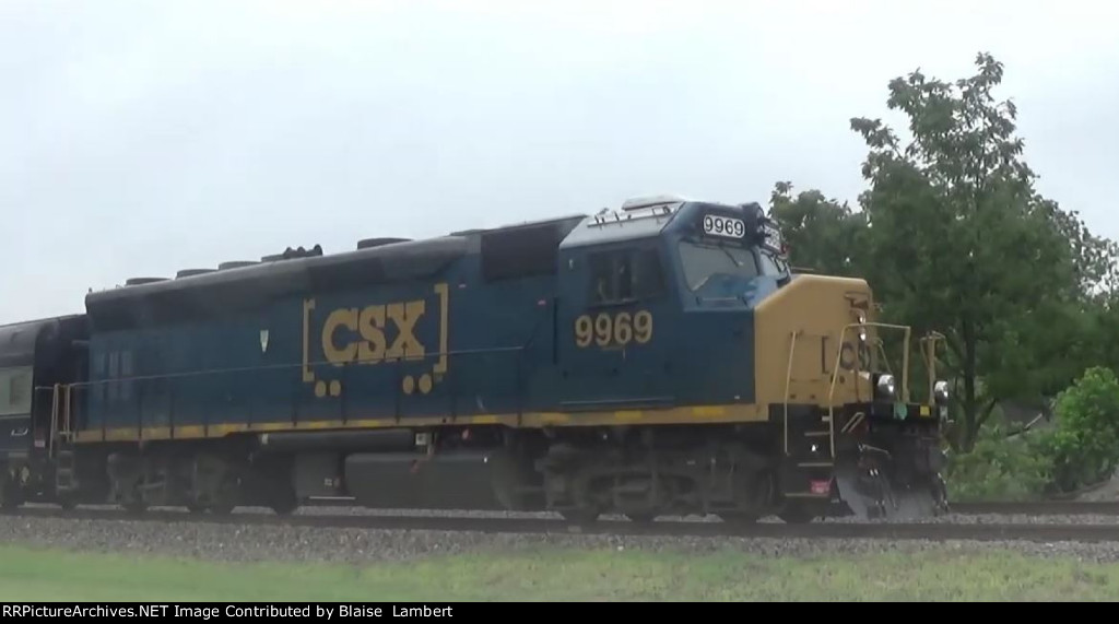 CSX geometry train on the EVWR